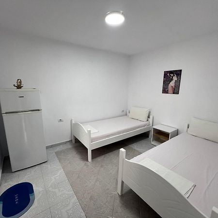 Guest House Vlore Exterior photo